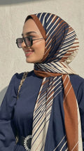 حجاب ساتان مطبوع Navy Rhythm من يسرا