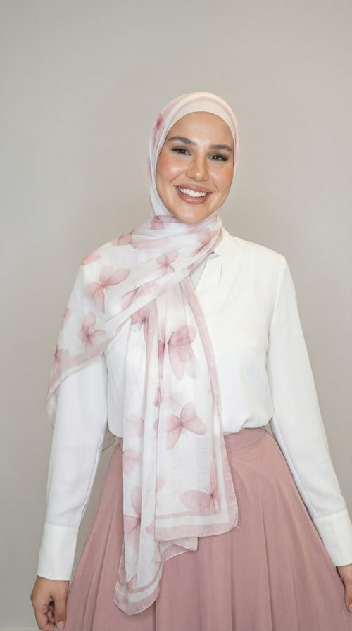 حجاب شيفون مطبوع Blush Flutter من يسرا